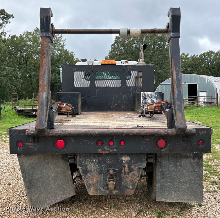 image for item NL9478 1997 International 8100  flatbed truck