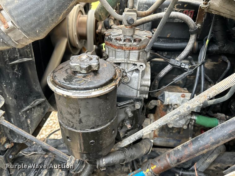 image for item NL9478 1997 International 8100  flatbed truck