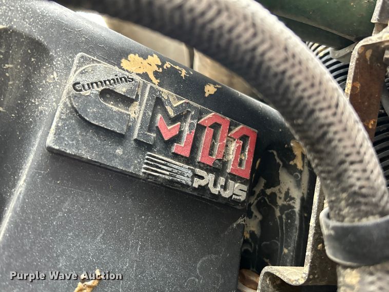 image for item NL9478 1997 International 8100  flatbed truck