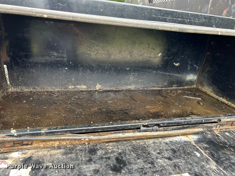 image for item NL9478 1997 International 8100  flatbed truck