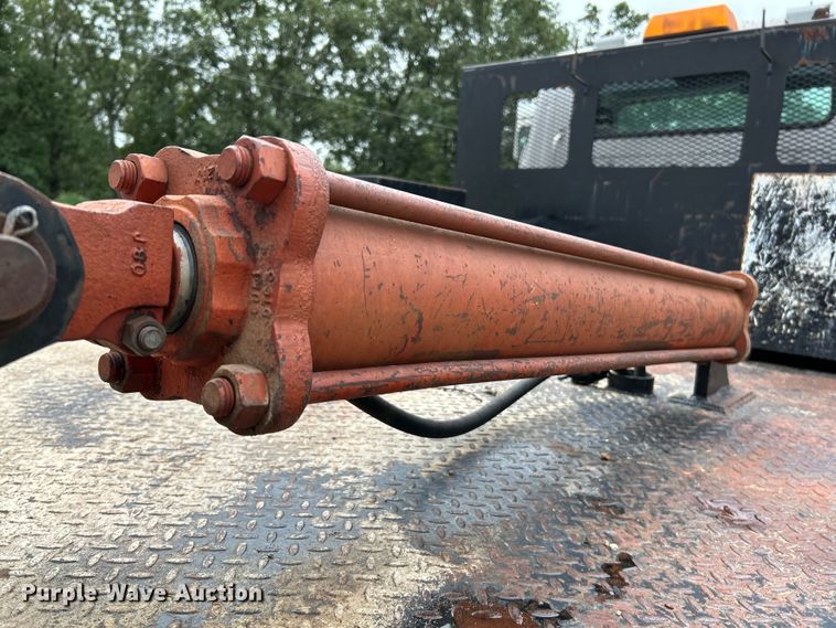 image for item NL9478 1997 International 8100  flatbed truck