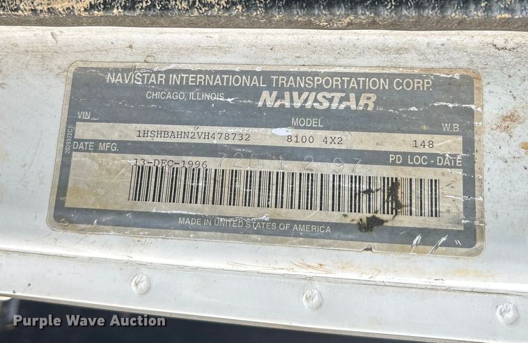 image for item NL9478 1997 International 8100  flatbed truck