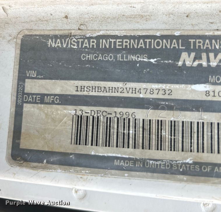 image for item NL9478 1997 International 8100  flatbed truck