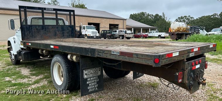 image for item NL9481 1997 Ford F800  flatbed truck