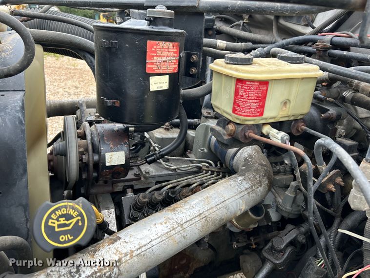 image for item NL9481 1997 Ford F800  flatbed truck