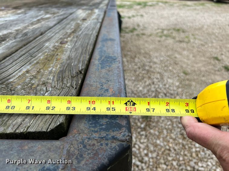 image for item NL9481 1997 Ford F800  flatbed truck