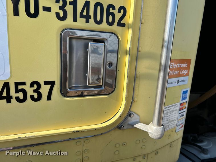 image for item NL9517 2000 Kenworth T800  tank truck