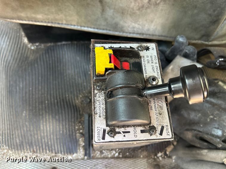 image for item NL9517 2000 Kenworth T800  tank truck