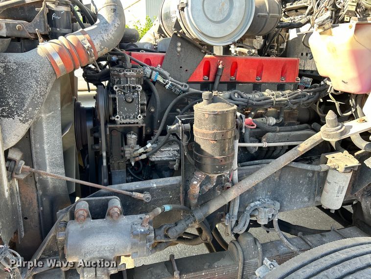 image for item NL9517 2000 Kenworth T800  tank truck