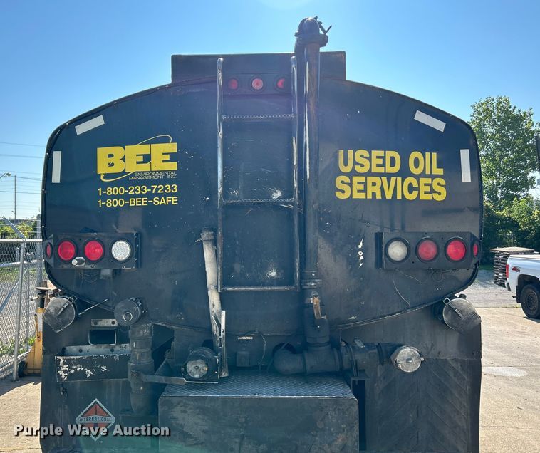 image for item NL9517 2000 Kenworth T800  tank truck