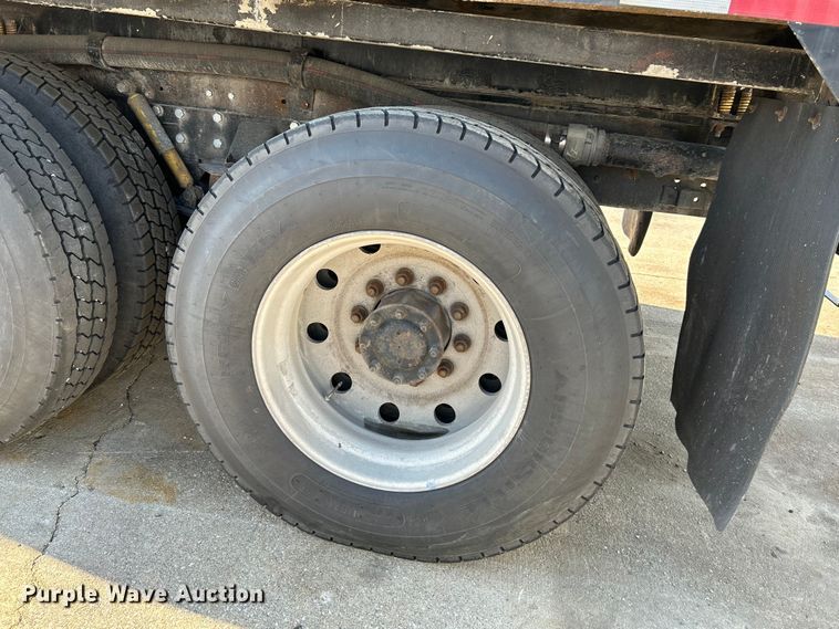 image for item NL9517 2000 Kenworth T800  tank truck