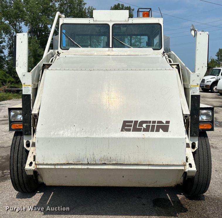 image for item NL9527 1994 Elgin Pelican  street sweeper