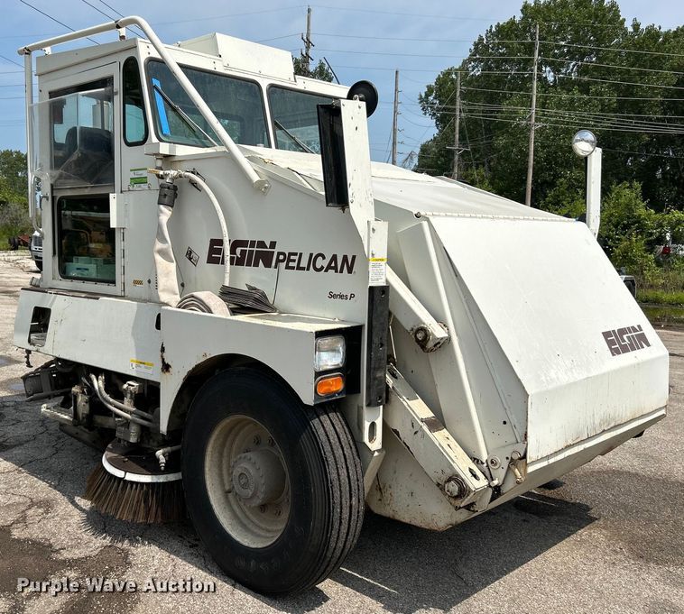 image for item NL9527 1994 Elgin Pelican  street sweeper