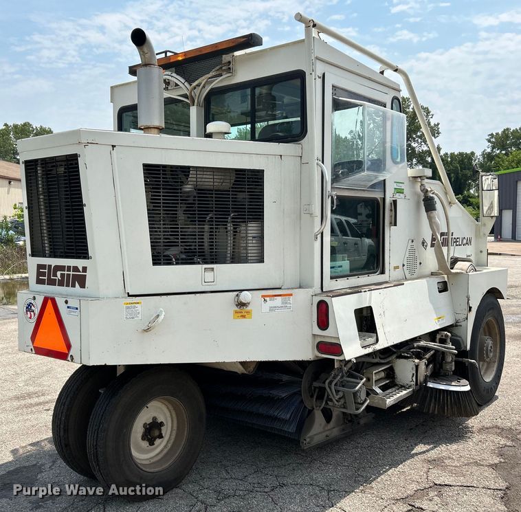 image for item NL9527 1994 Elgin Pelican  street sweeper