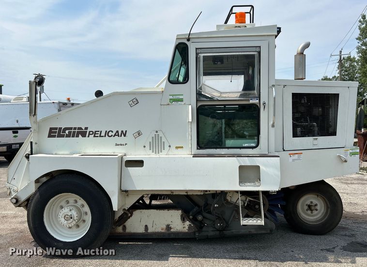 image for item NL9527 1994 Elgin Pelican  street sweeper