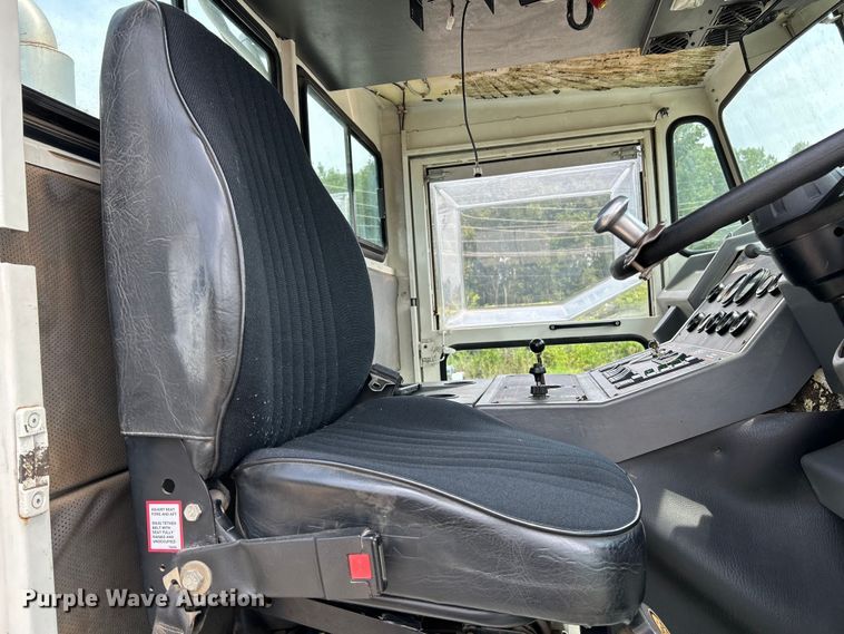 image for item NL9527 1994 Elgin Pelican  street sweeper