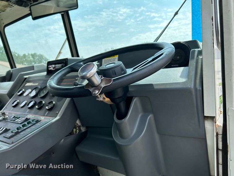 image for item NL9527 1994 Elgin Pelican  street sweeper