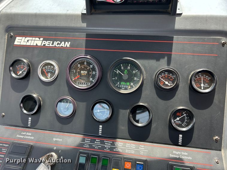 image for item NL9527 1994 Elgin Pelican  street sweeper