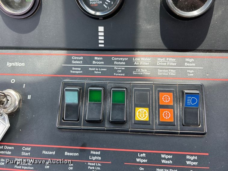 image for item NL9527 1994 Elgin Pelican  street sweeper