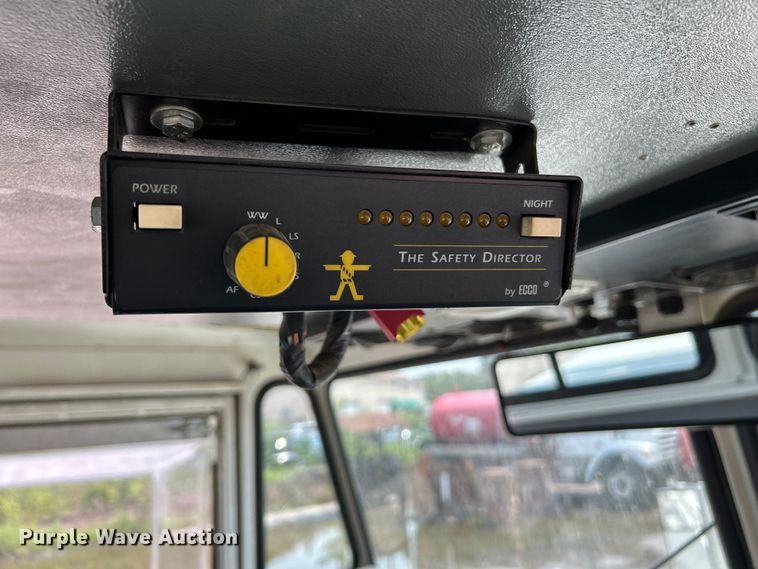 image for item NL9527 1994 Elgin Pelican  street sweeper