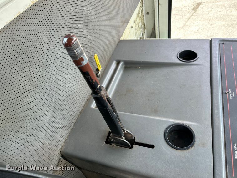 image for item NL9527 1994 Elgin Pelican  street sweeper