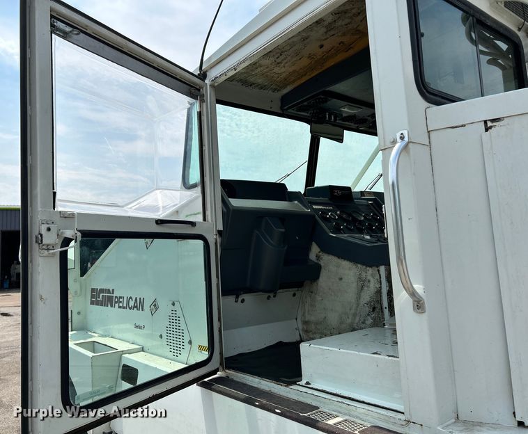 image for item NL9527 1994 Elgin Pelican  street sweeper
