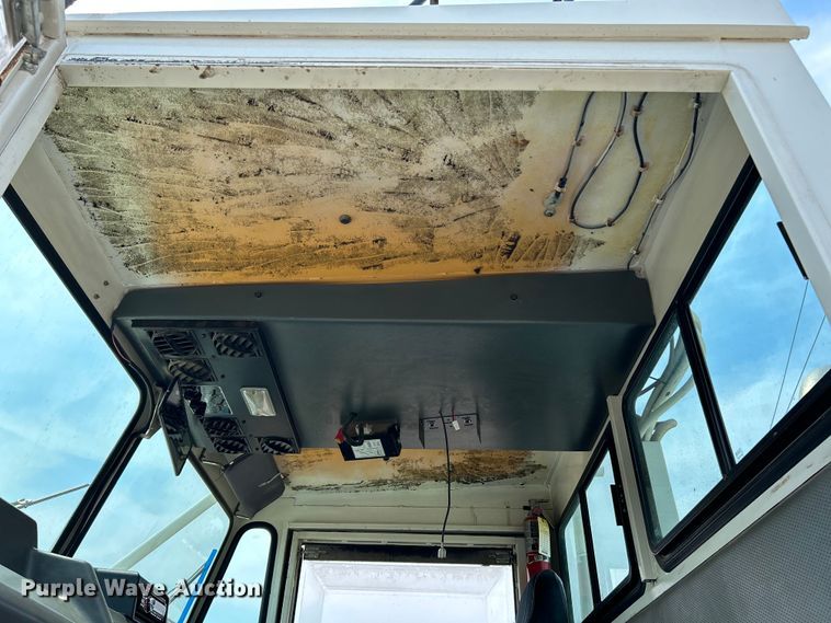 image for item NL9527 1994 Elgin Pelican  street sweeper