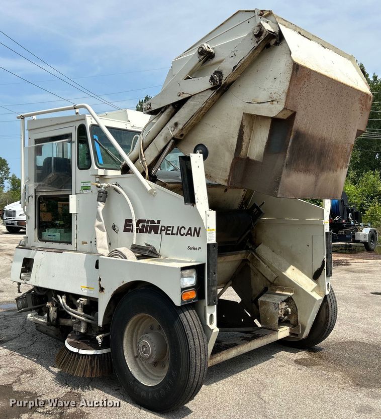 image for item NL9527 1994 Elgin Pelican  street sweeper