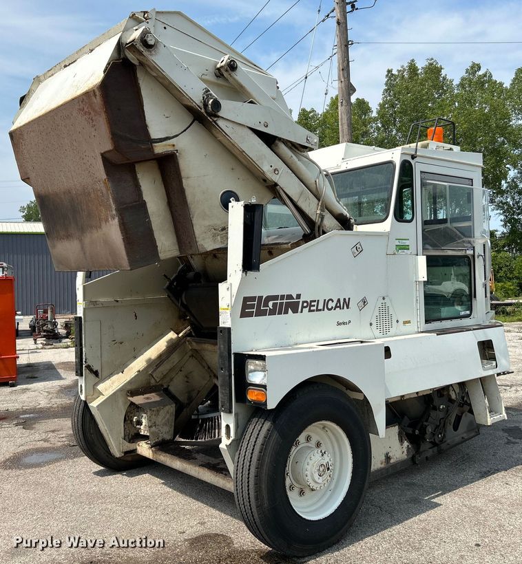 image for item NL9527 1994 Elgin Pelican  street sweeper