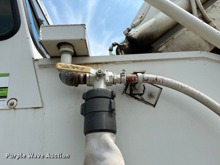 image for item NL9527 1994 Elgin Pelican  street sweeper