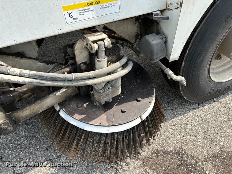 image for item NL9527 1994 Elgin Pelican  street sweeper