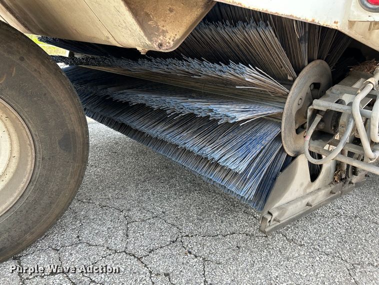 image for item NL9527 1994 Elgin Pelican  street sweeper