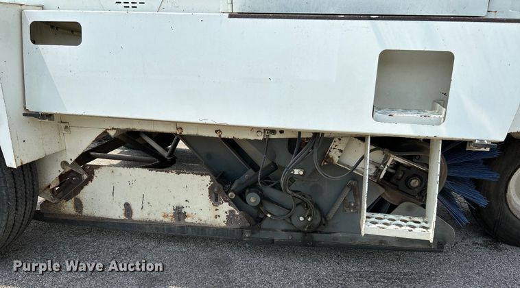 image for item NL9527 1994 Elgin Pelican  street sweeper