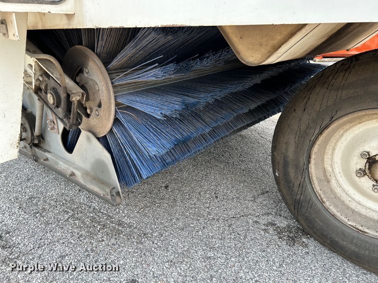 image for item NL9527 1994 Elgin Pelican  street sweeper