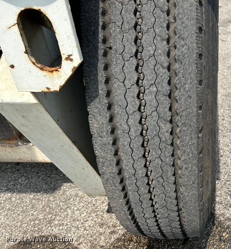 image for item NL9527 1994 Elgin Pelican  street sweeper