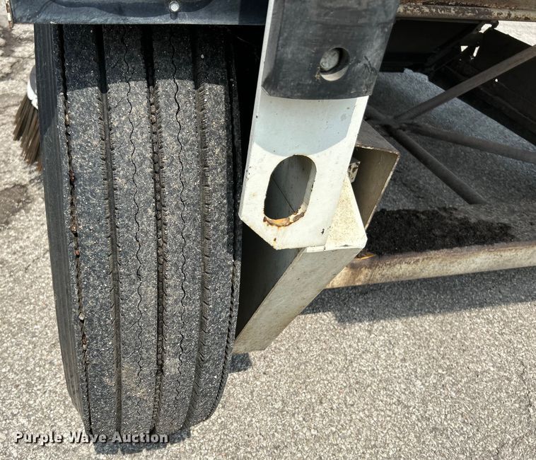 image for item NL9527 1994 Elgin Pelican  street sweeper