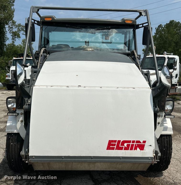 image for item NL9529 2008 Elgin Pelican  street sweeper