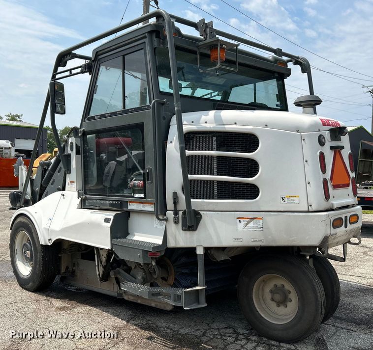 image for item NL9529 2008 Elgin Pelican  street sweeper