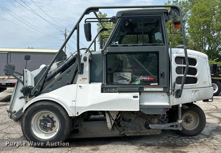 image for item NL9529 2008 Elgin Pelican  street sweeper