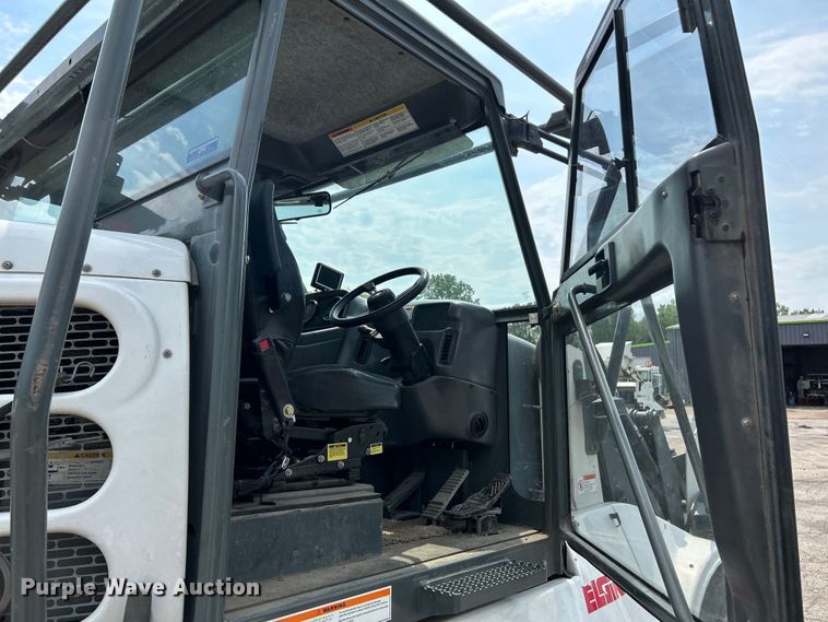 image for item NL9529 2008 Elgin Pelican  street sweeper