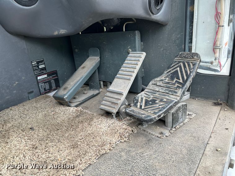 image for item NL9529 2008 Elgin Pelican  street sweeper