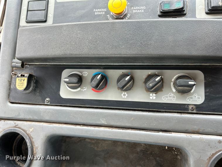 image for item NL9529 2008 Elgin Pelican  street sweeper