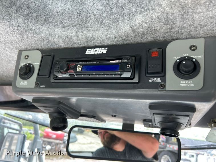 image for item NL9529 2008 Elgin Pelican  street sweeper