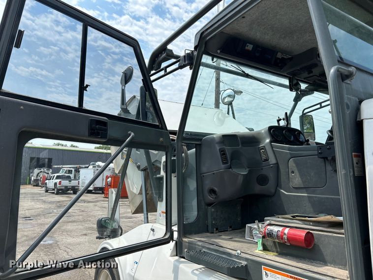 image for item NL9529 2008 Elgin Pelican  street sweeper