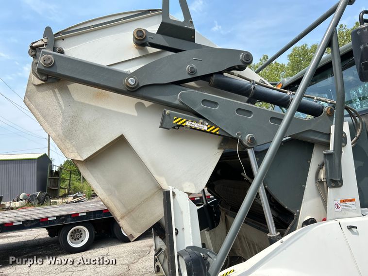 image for item NL9529 2008 Elgin Pelican  street sweeper