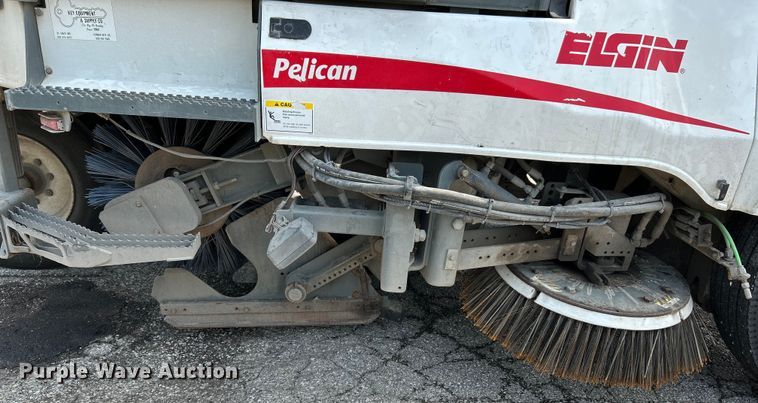 image for item NL9529 2008 Elgin Pelican  street sweeper