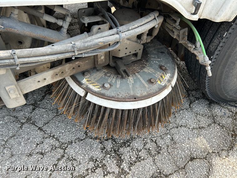 image for item NL9529 2008 Elgin Pelican  street sweeper