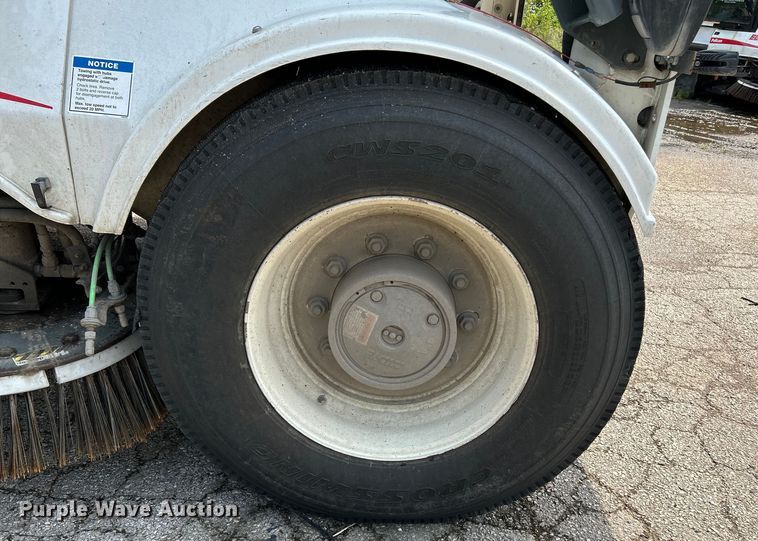 image for item NL9529 2008 Elgin Pelican  street sweeper