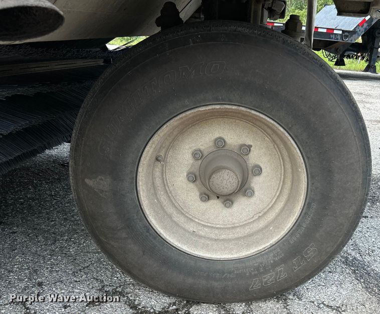 image for item NL9529 2008 Elgin Pelican  street sweeper