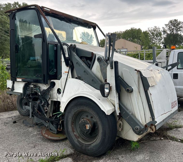 image for item NL9530 2011 Elgin Pelican  street sweeper